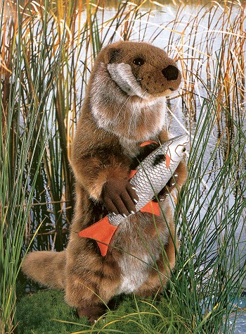 Kosen Standing Otter and Rudd Fish