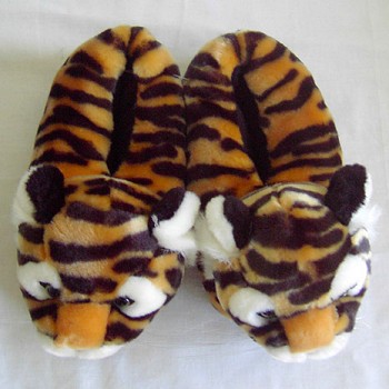 Plush Bengal Tiger Slippers